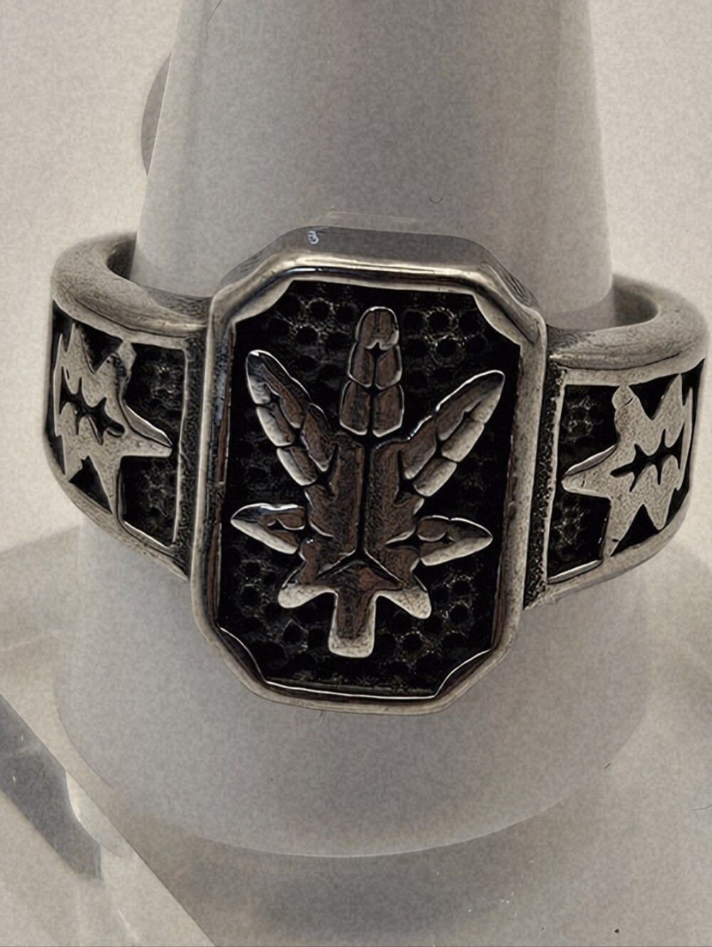Men's Stainless Steel Biker Signet Ring Size 12  Weed Leaf
